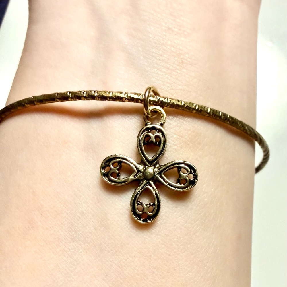 Gold Tone Clover Charm Bangle Bracelet Adjustable 8”